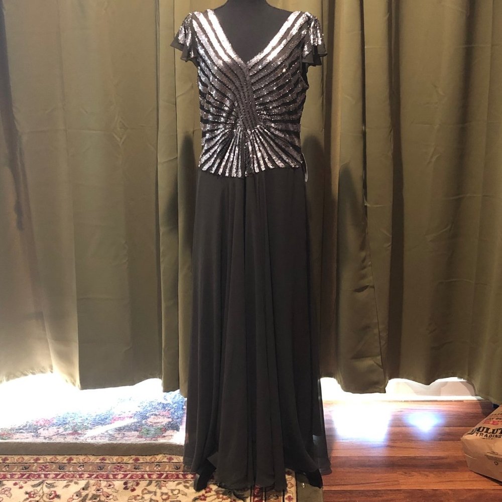 Jkara Sequin Bodice  Evening  NWT  Size 18.